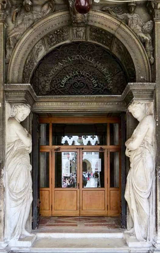 Ingresso alla Libreria Sansoviniana 