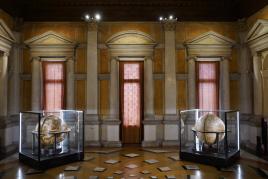 Vestibolo con i globi del Coronelli